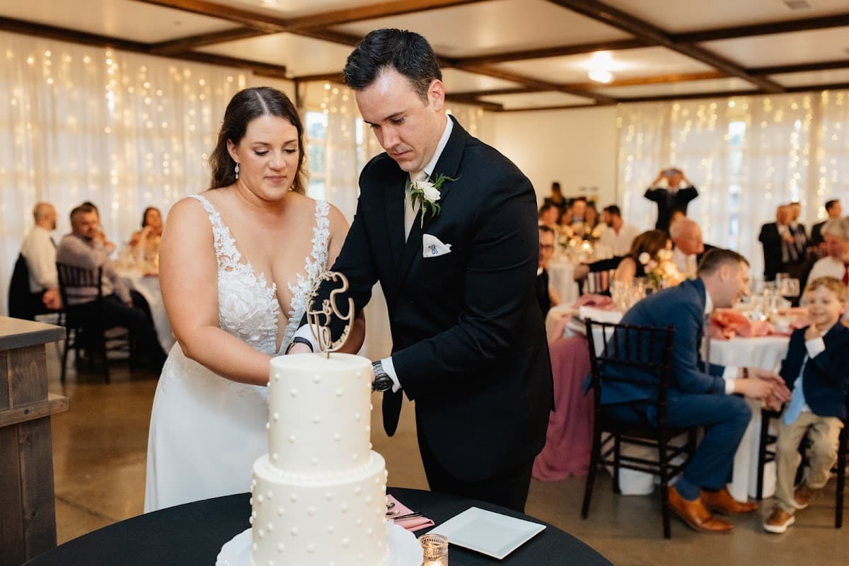 Wedding cake by Sugar & Storm