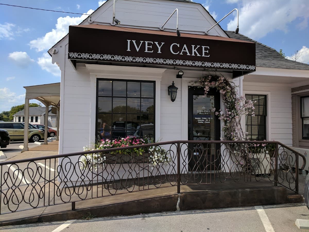 Wedding cake by Ivey Cake