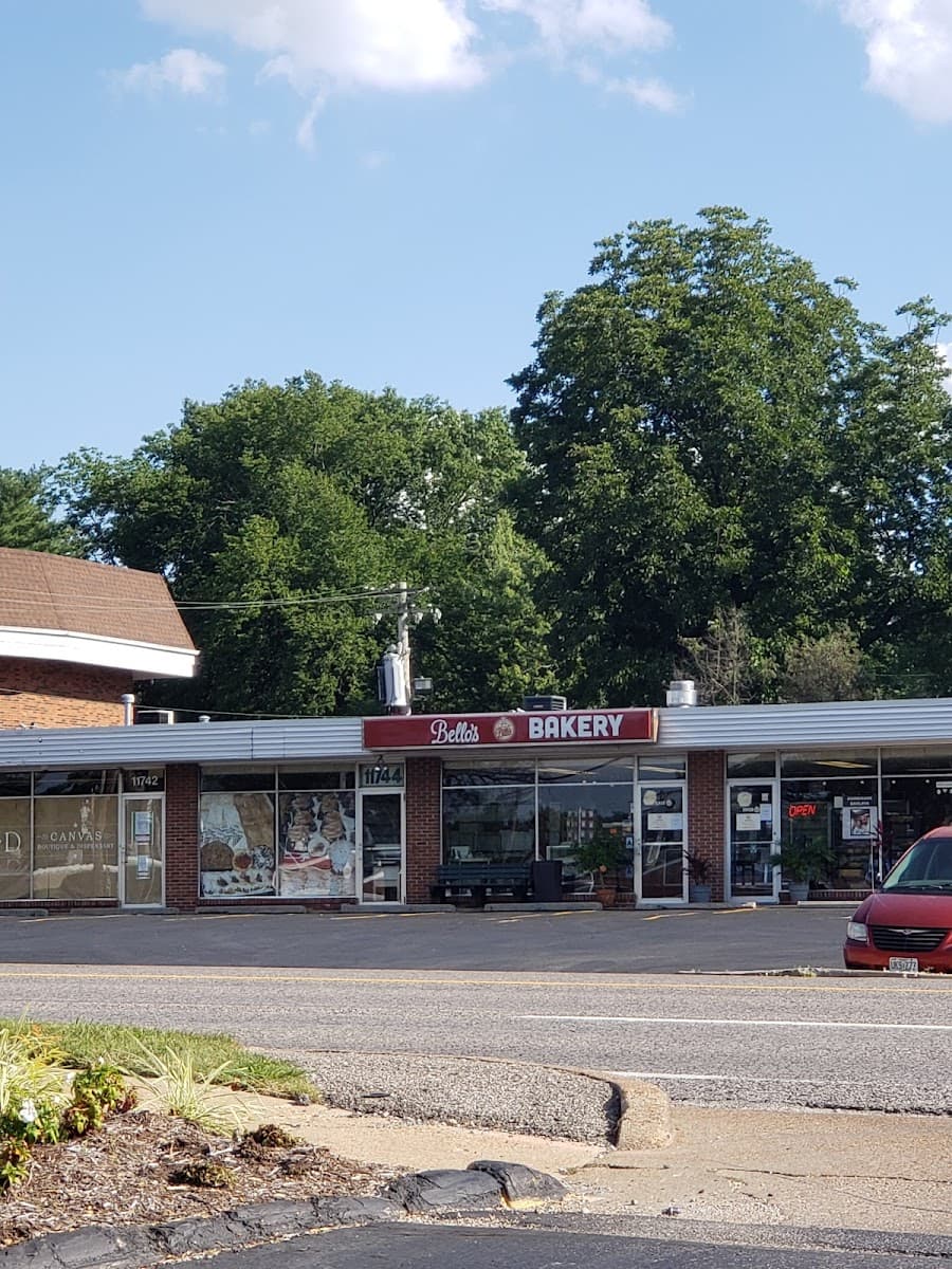 Wedding cake by Bella's Cakes