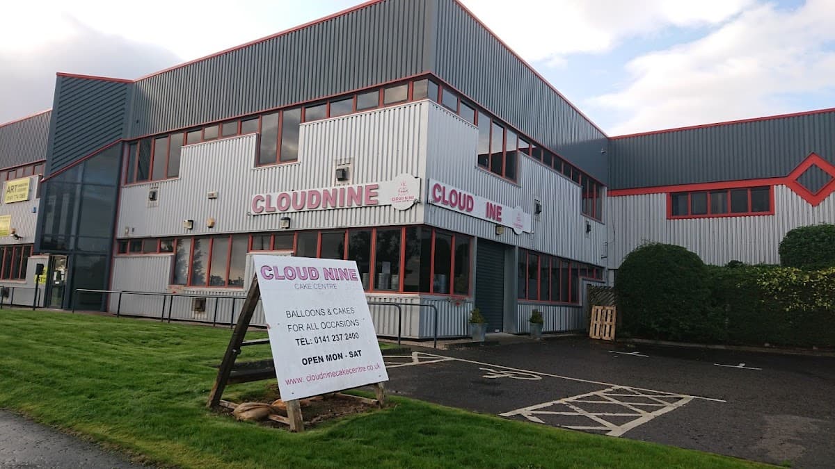 Wedding cake by Cloud Nine Cake Centre