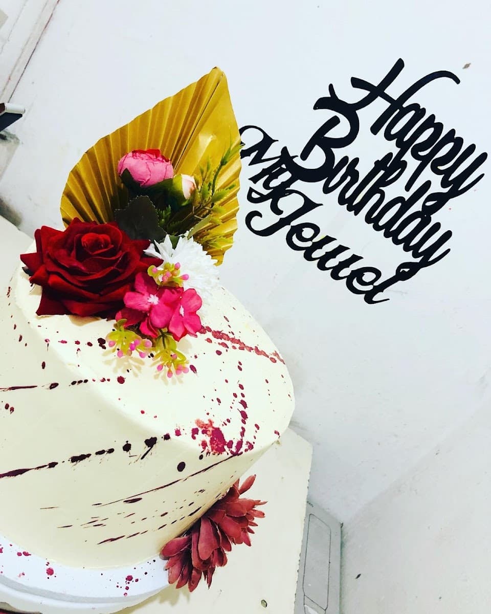 Wedding cake by Yidel’s cakes