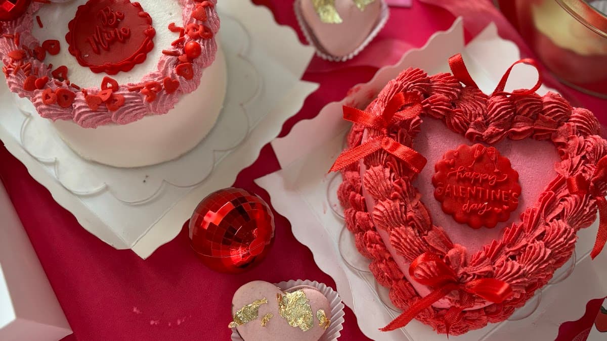 Wedding cake by All About That Bake, Bengaluru