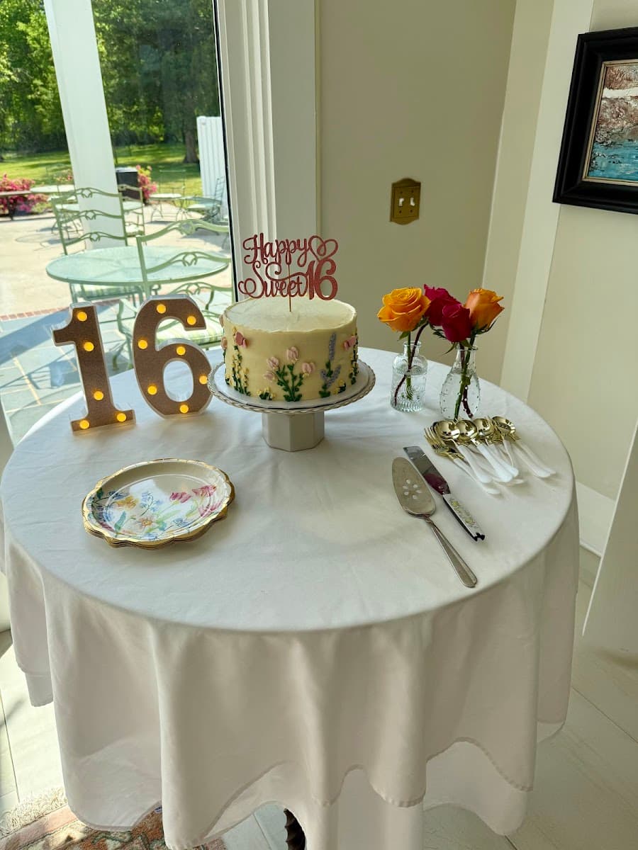 Wedding cake by Cupcakes d'Amour