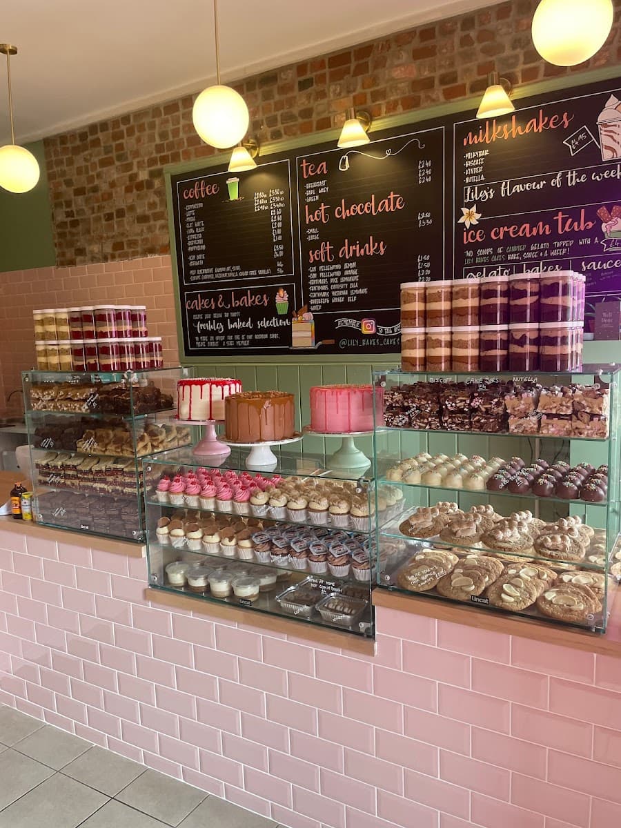 Wedding cake by Lily Bakes Cakes