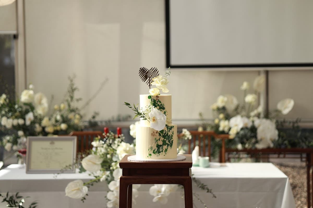 Wedding cake by Sam Baking High Cake Delivery