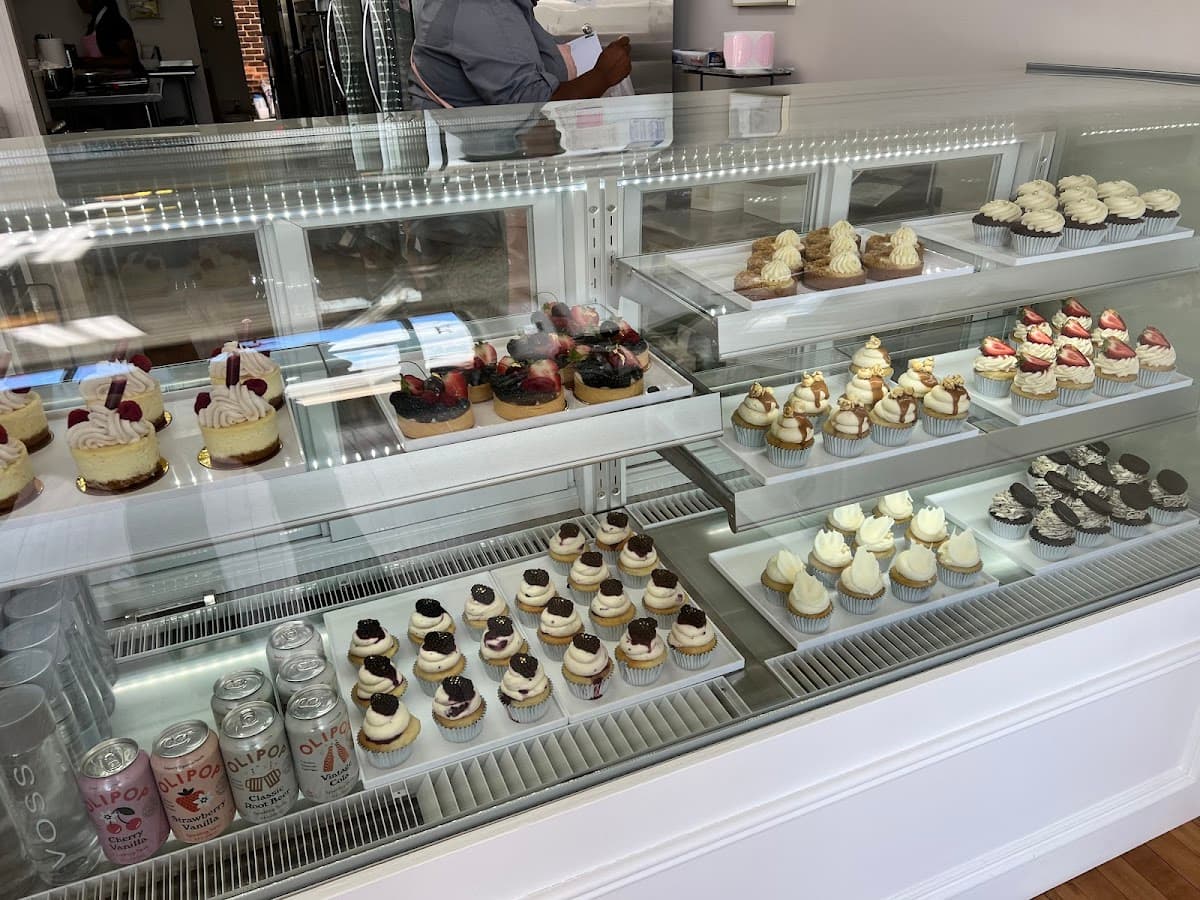 Wedding cake by Petite Sweets Detroit