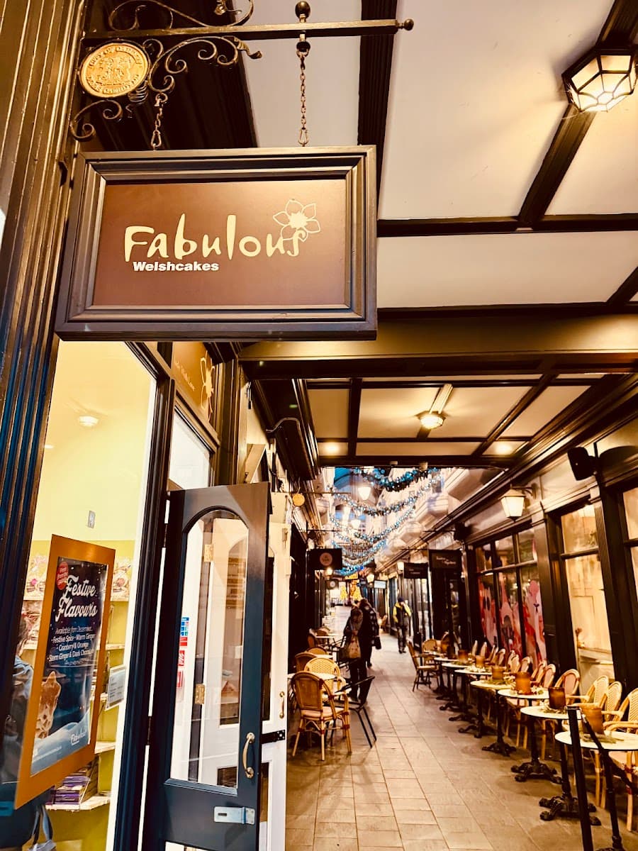 Wedding cake by Fabulous Welshcakes