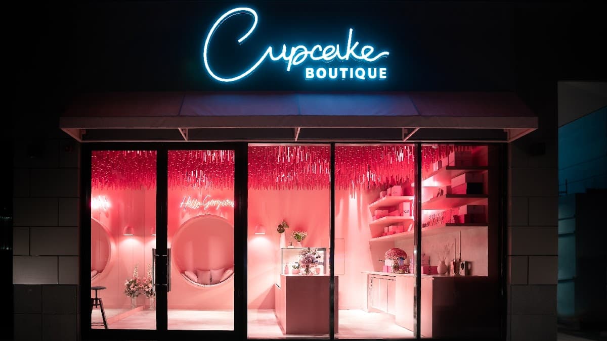 Wedding cake by Cupcake Boutique (El Balcon Mall)