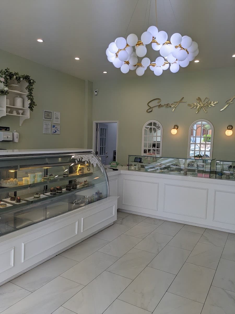 Wedding cake by Sweet Flavor Cake Shop