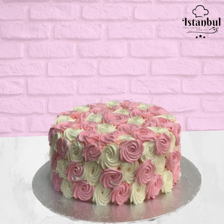 Wedding cake by Istanbul Cakes and Baklavas in Glasgow, GB