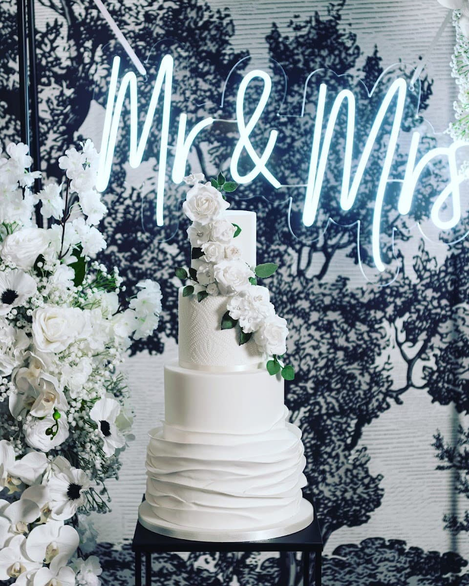 Wedding cake by Elegant Cake Designs