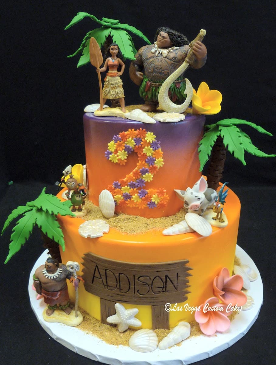 Wedding cake by Las Vegas Custom Cakes in Las Vegas, NV