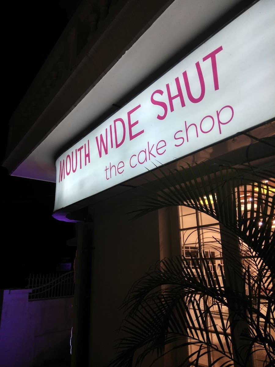 Wedding cake by Mouth Wide Shut | The Cake Shop