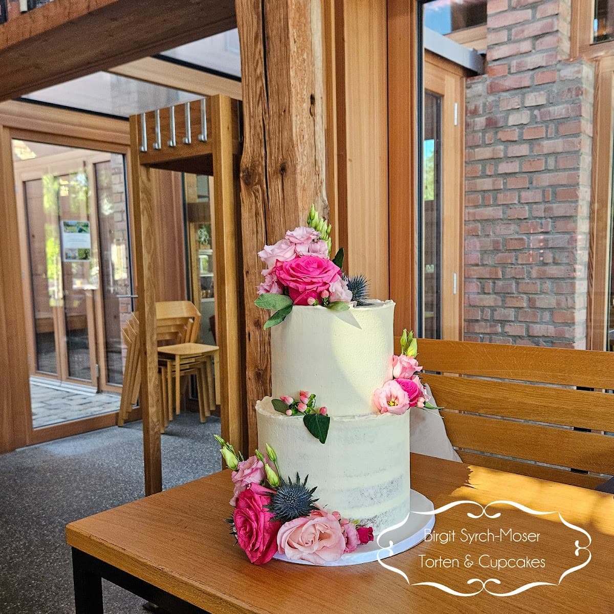Wedding cake by Birgit Syrch-Moser Torten & Cupcakes KG