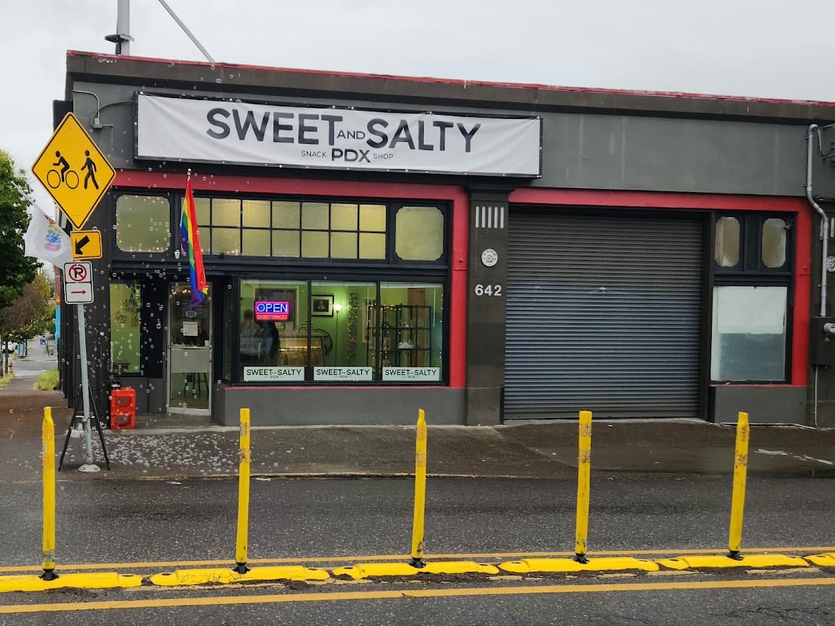 Wedding cake by Sweet and Salty PDX