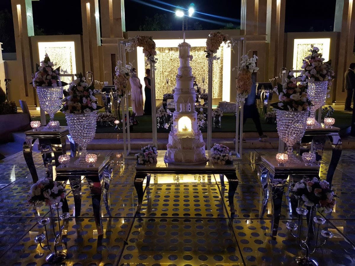 Wedding cake by Sahara Cake Boutique (Online Shop)