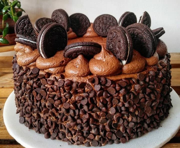 Wedding cake by Cake and Crunch