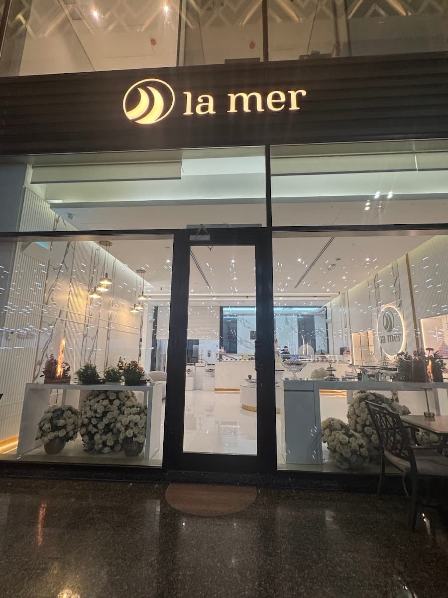 Wedding cake by La Mer Chocolatier