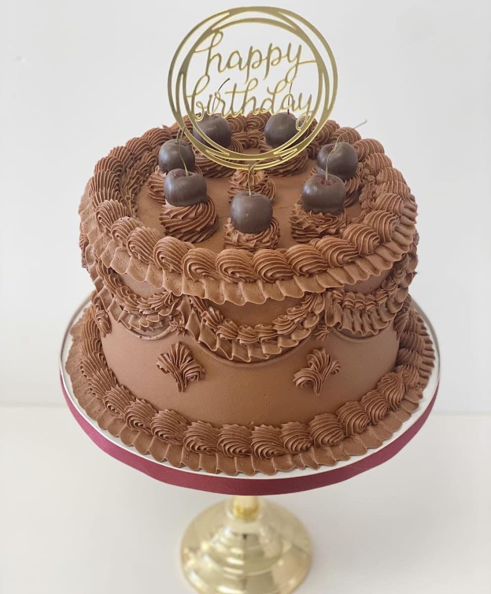 Wedding cake by Mishelle Handy Cakes