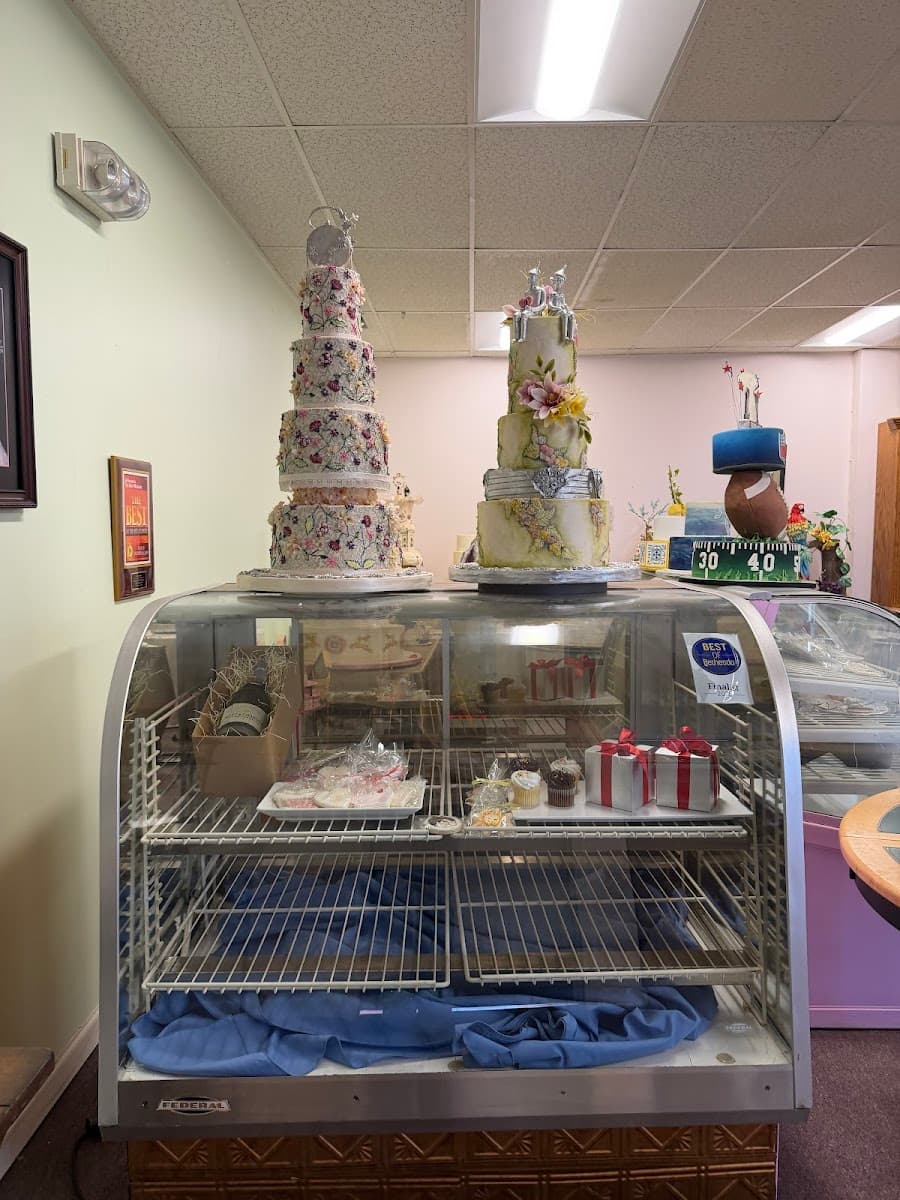 Wedding cake by Creative Cakes, inc
