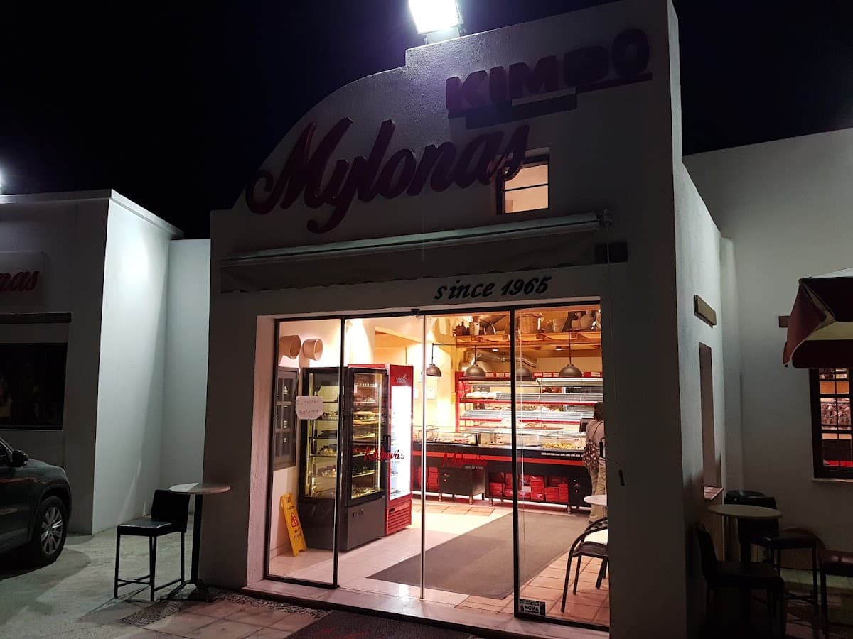 Wedding cake by Milonas Kimbo Cafe
