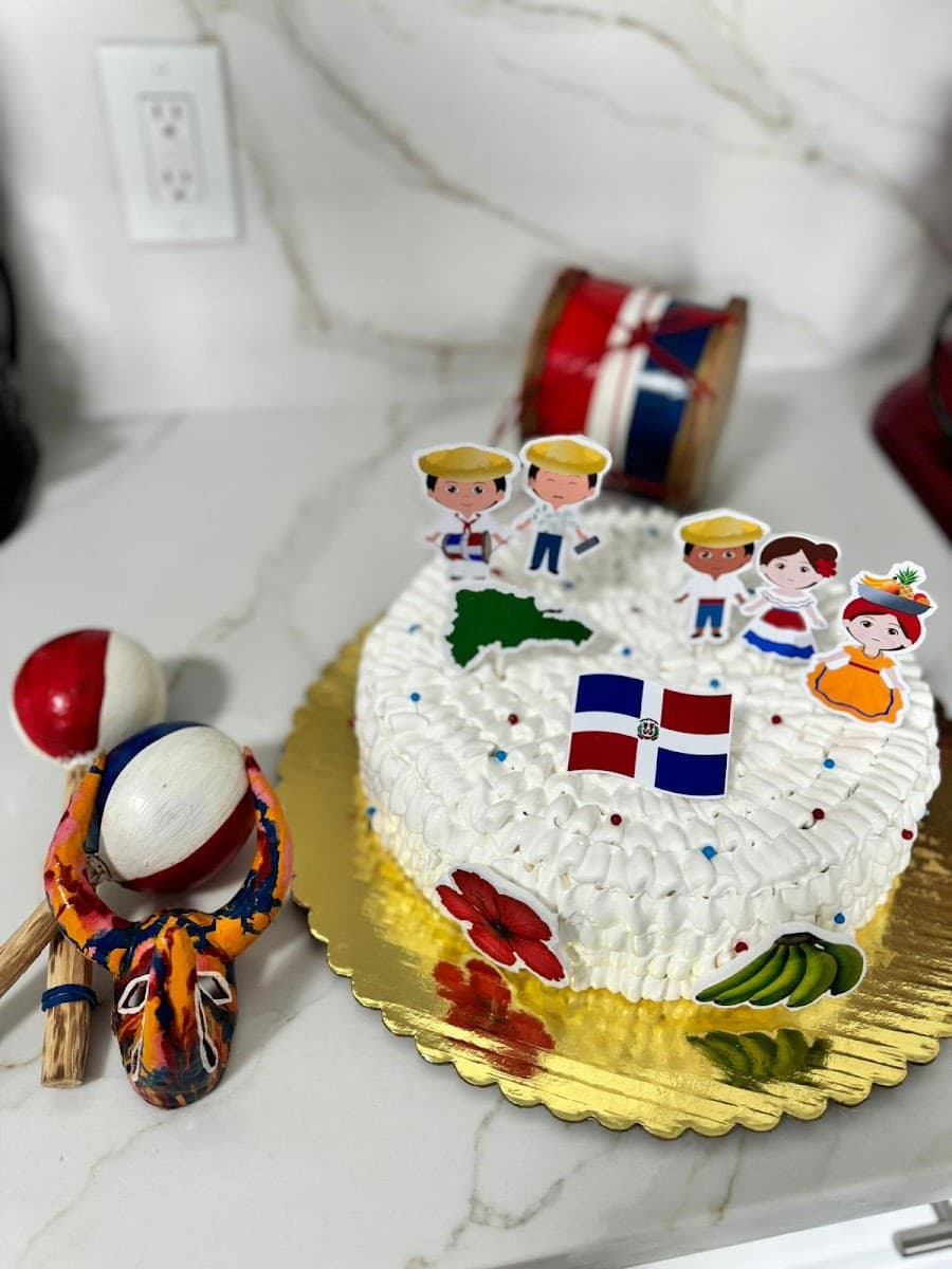 Wedding cake by The Bakeshop by Adriana Alvarez | Repostería Dominicana & Custom Cakes Miami