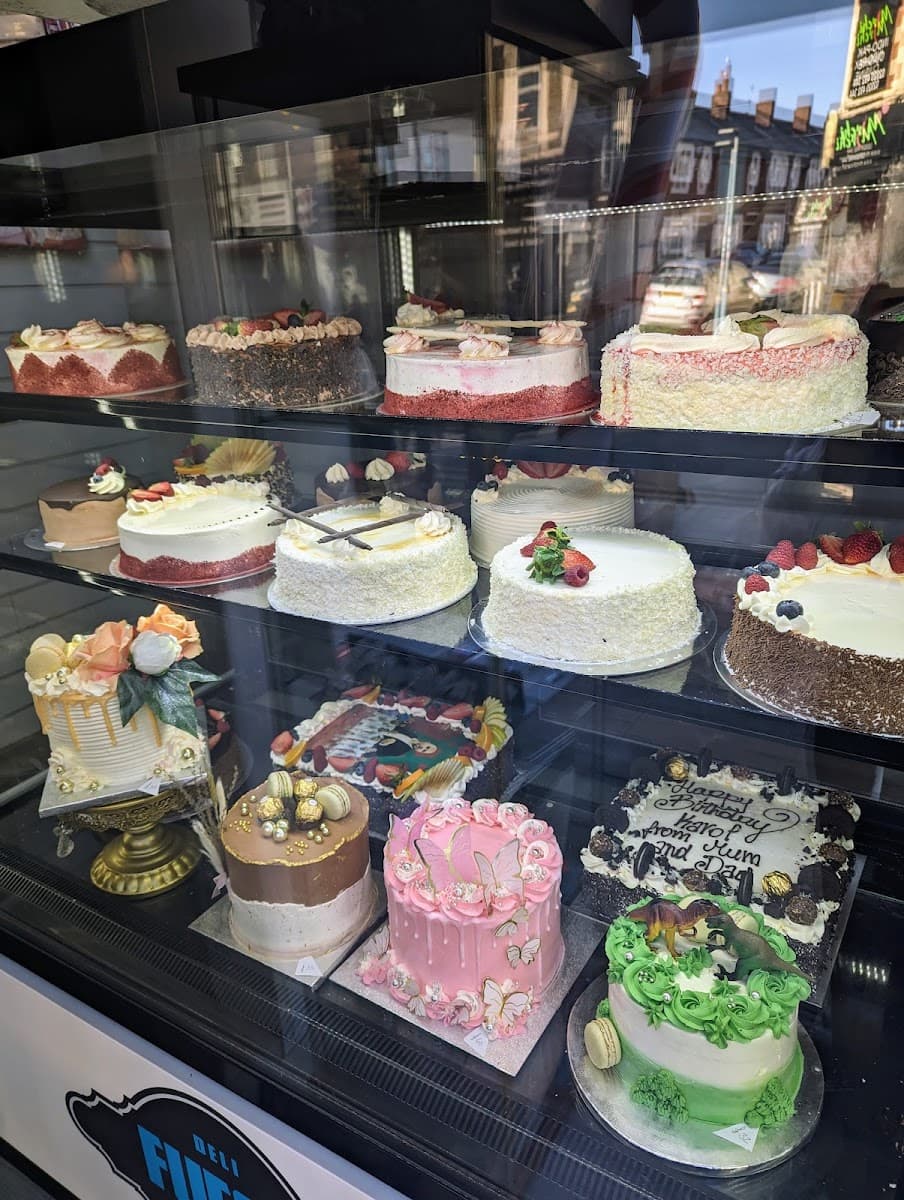 Wedding cake by Deli Fuego Cake