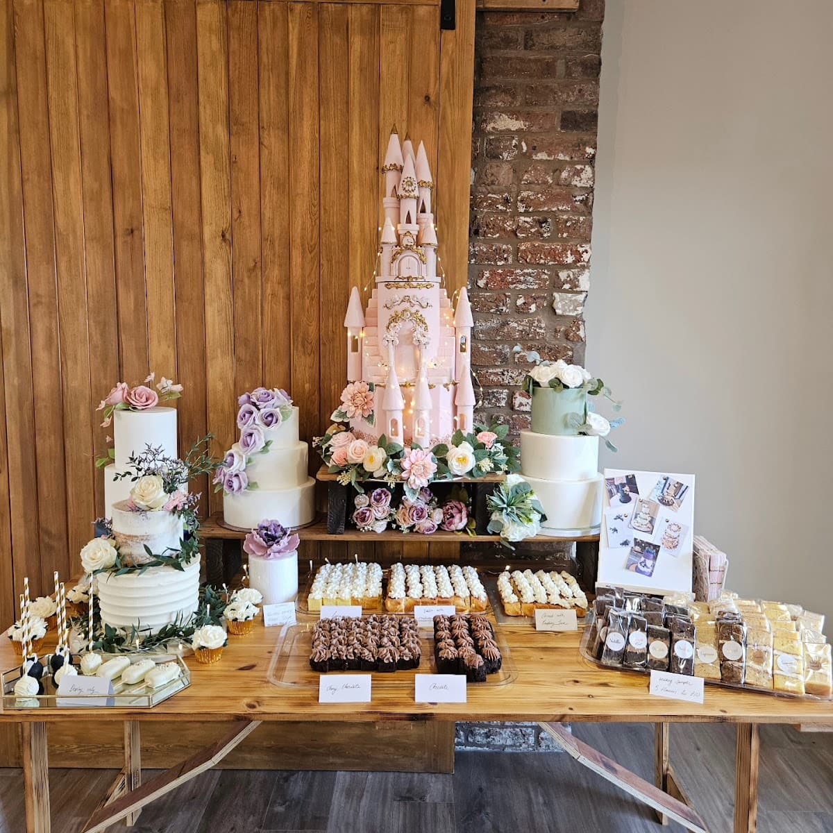 Wedding cake by Studio8cakes