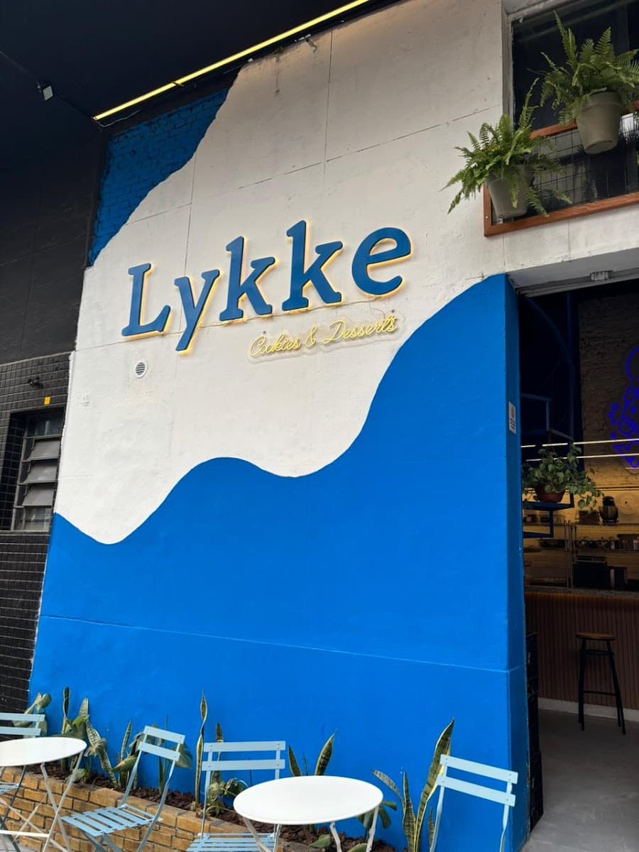 Wedding cake by LYKKE COOKIES & DESSERTS