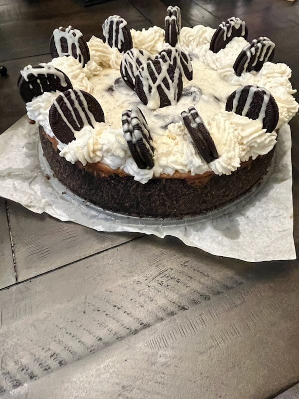 Wedding cake by Mommy's Bakery