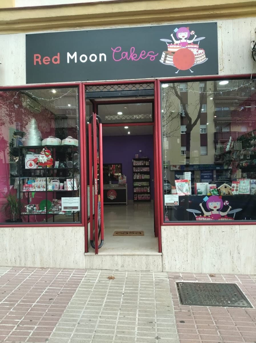 Wedding cake by Redmoon Cakes