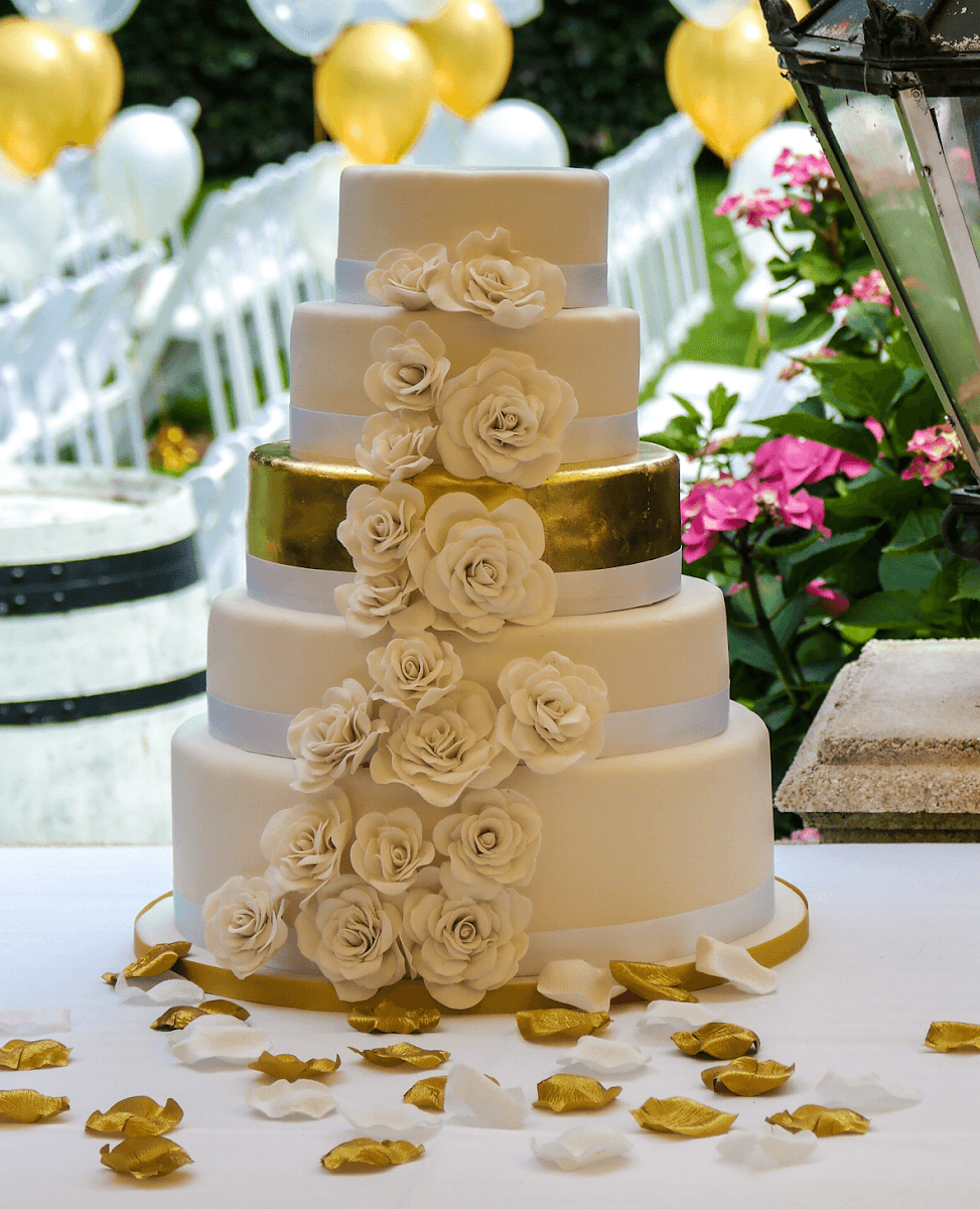 Wedding cake by DulceCaprice Cakes