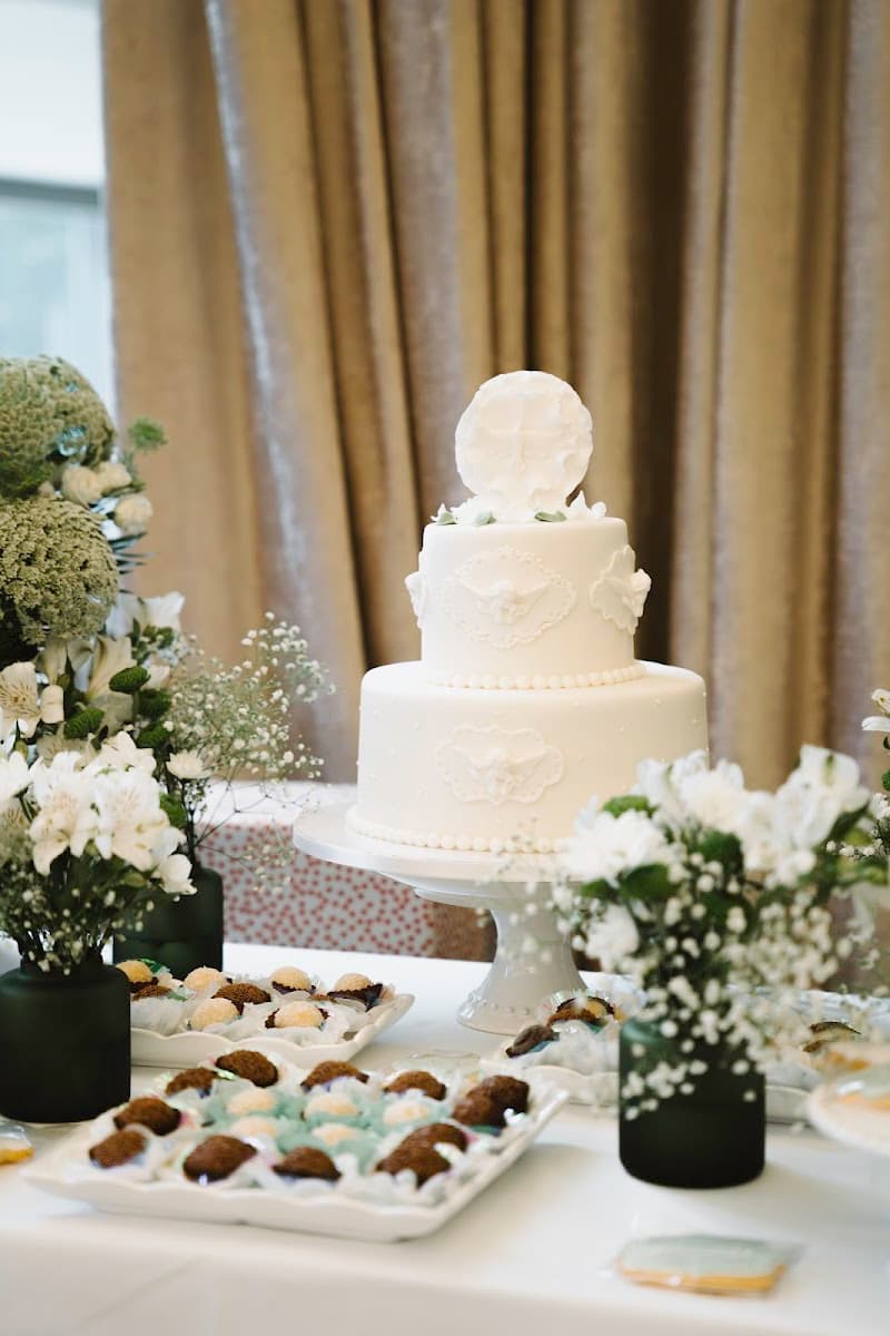 Wedding cake by Daniela Ramos Cake