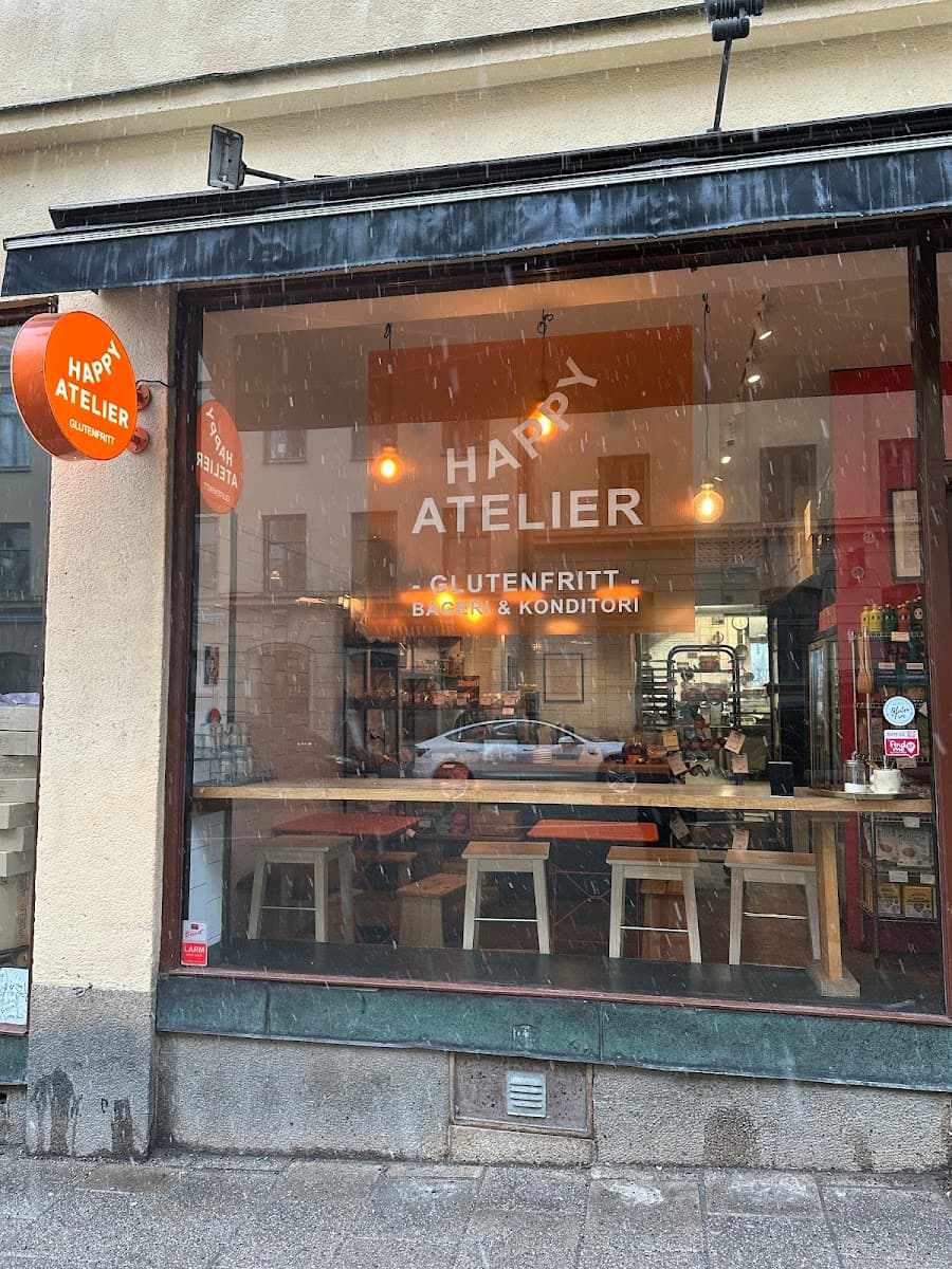 Wedding cake by Happy Atelier | Gluten Free Bakery | Glutenfria Bageri Stockholm