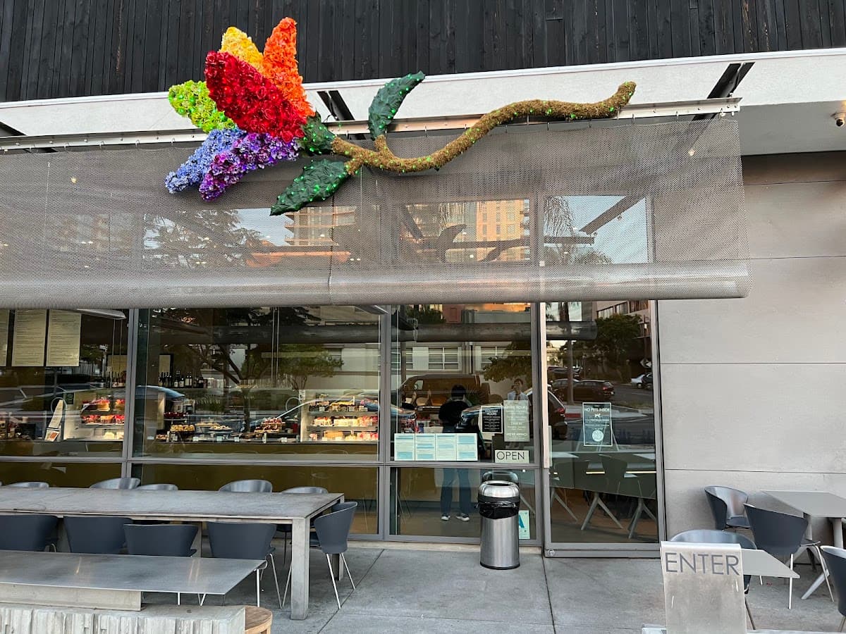 Wedding cake by Extraordinary Desserts