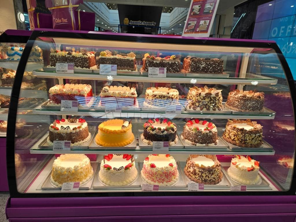 Wedding cake by Cake Box - Arndale Centre