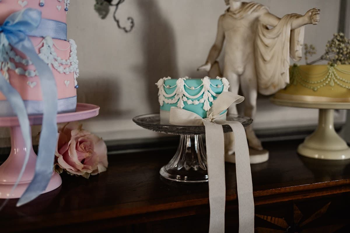 Wedding cake by Dulcesserie