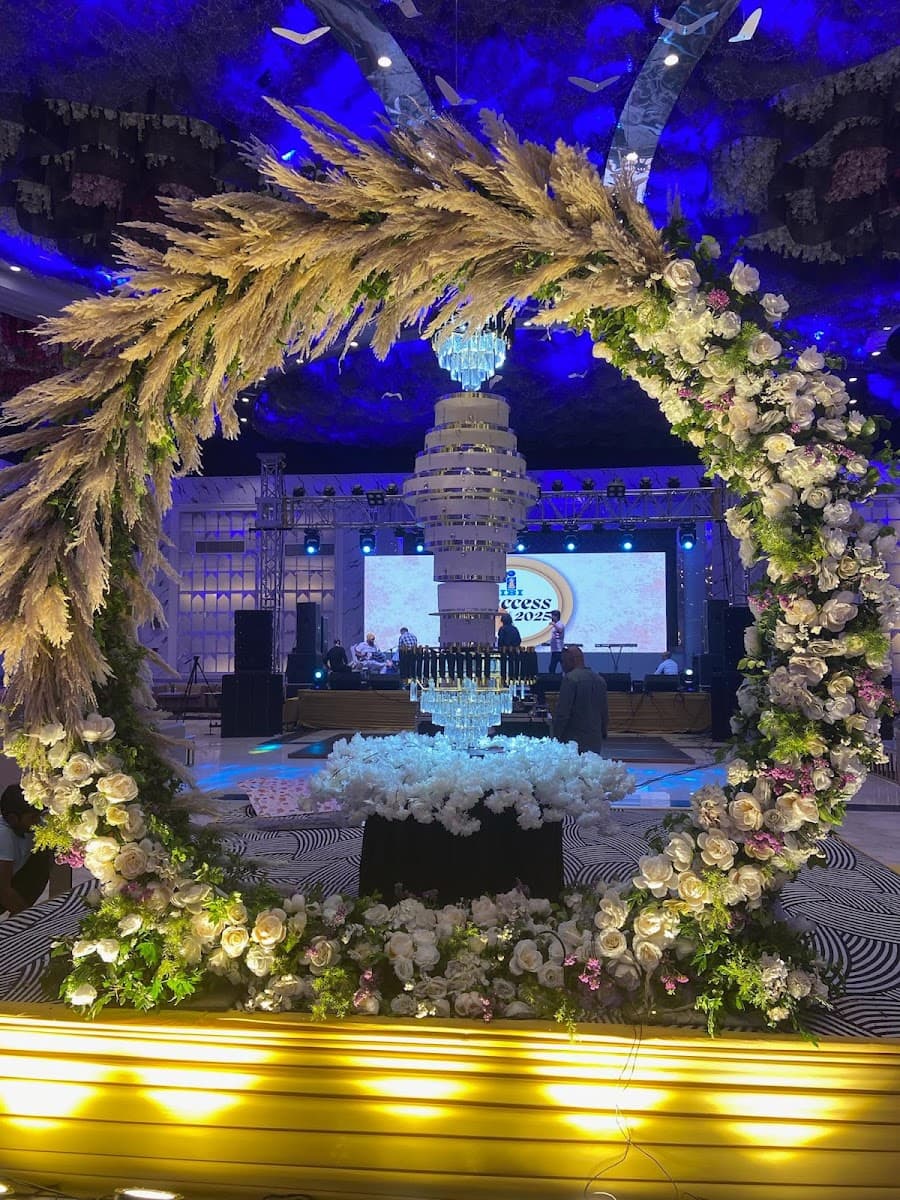 Wedding cake by BAKEZILLAS ( THE CAKE SETUPS & CO.)
