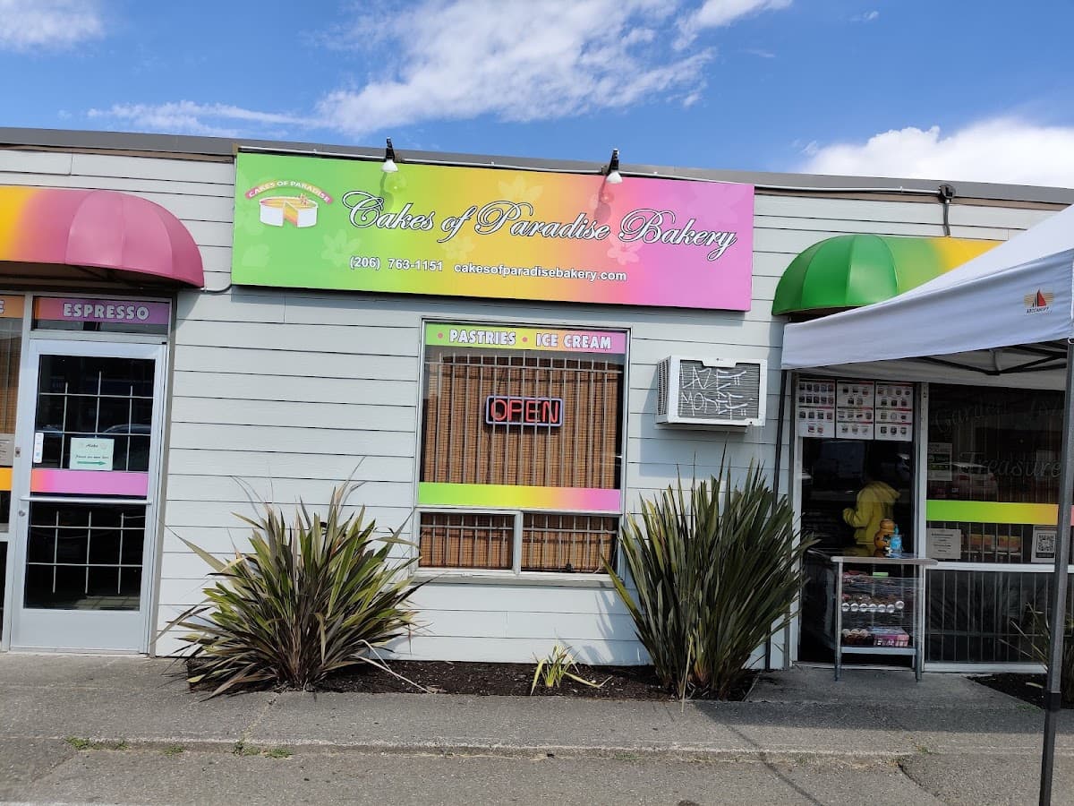 Wedding cake by Cakes of Paradise Bakery