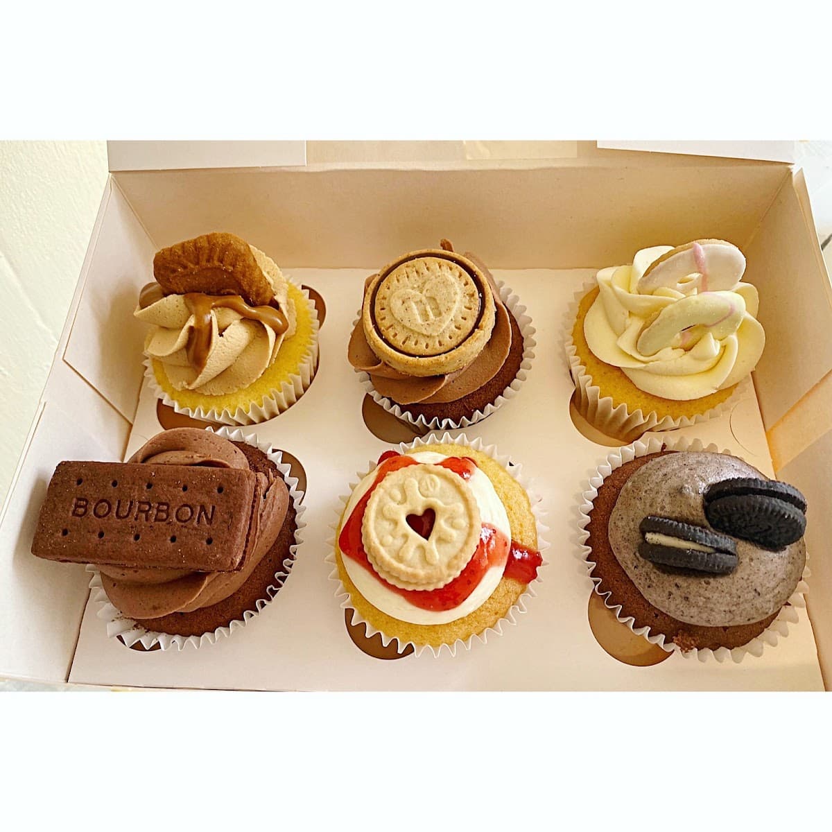 Wedding cake by Sweet Bellas