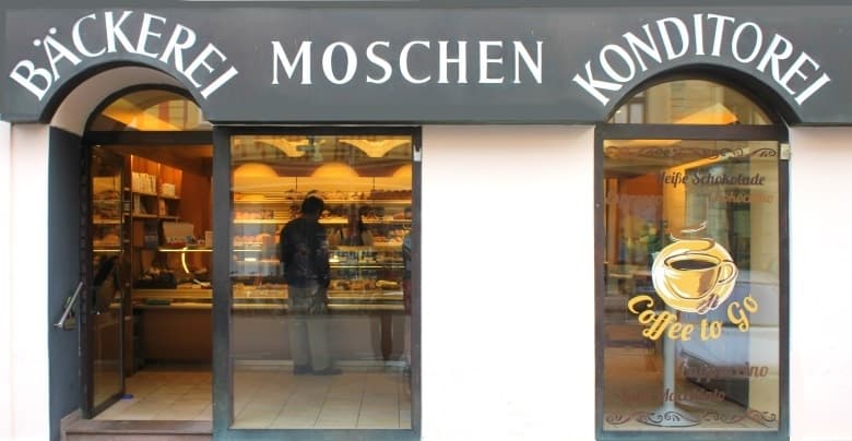 Wedding cake by Moschen's Bakery
