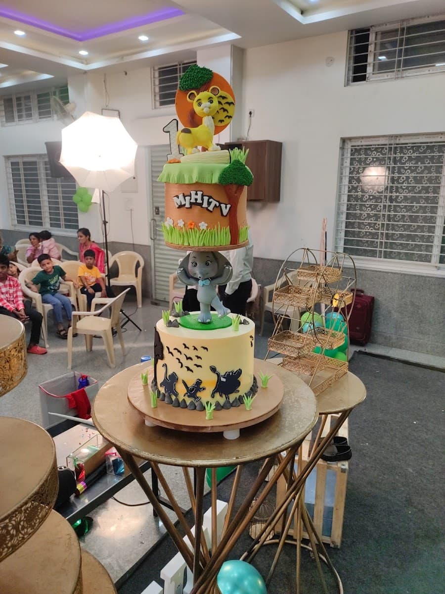 Wedding cake by Customized Designer Cakes Bangalore