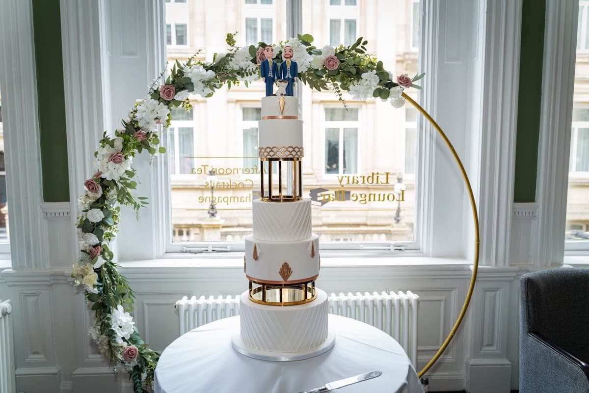 Wedding cake by Mama Mia Cakes and Cupcakes