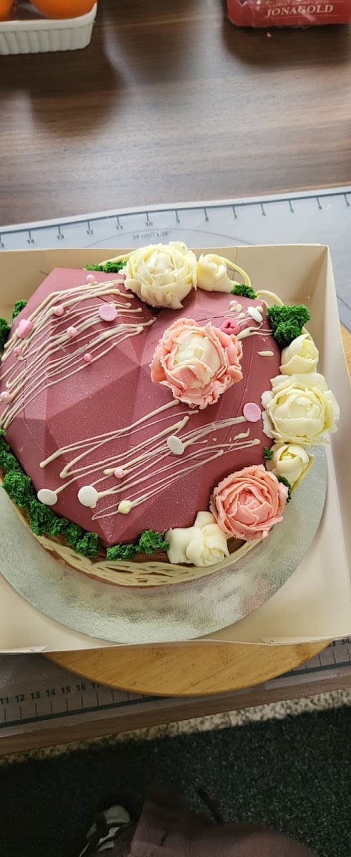 Wedding cake by Cake, sweet & gebak by Daisy