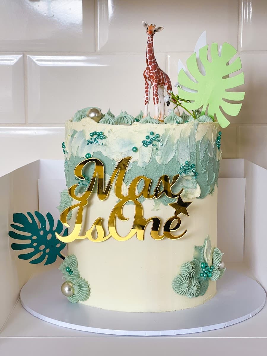 Wedding cake by Impressive Bakehouse Newcastle