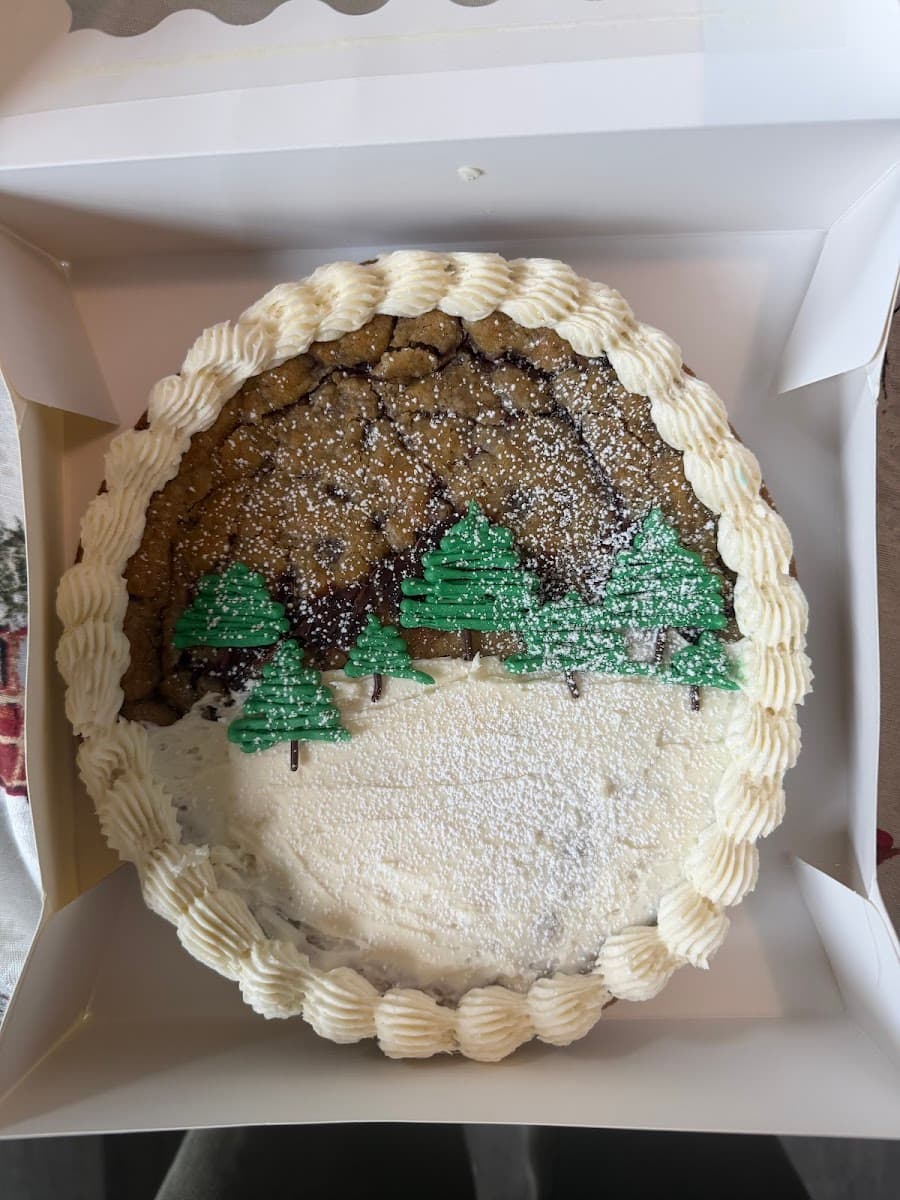 Wedding cake by Sweetie Bakery, LLC