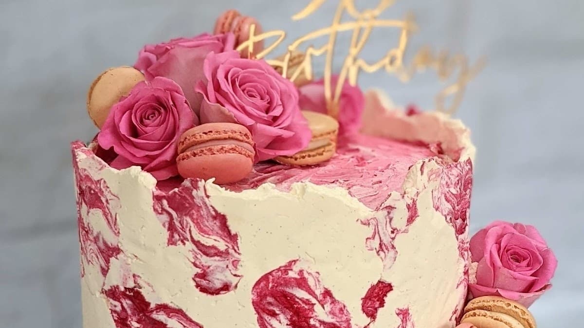 Wedding cake by Laura's Kitchen Cakery