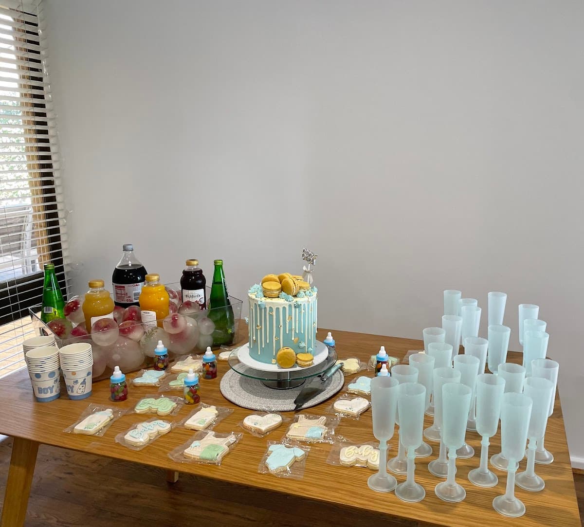 Wedding cake by AR Sweets