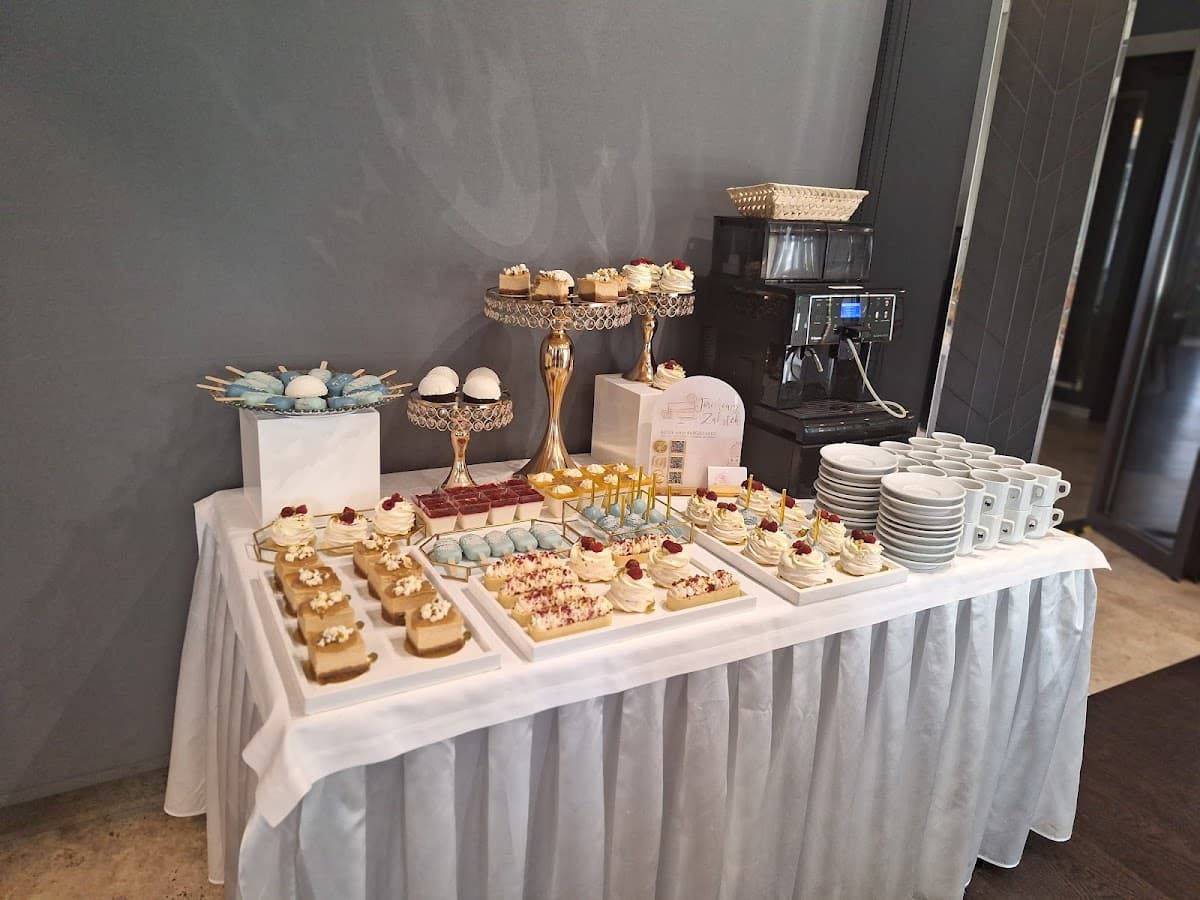 Wedding cake by Torcikowy Zakątek Torty Kraków