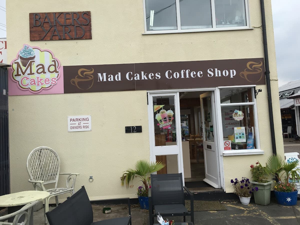 Wedding cake by Mad Cakes